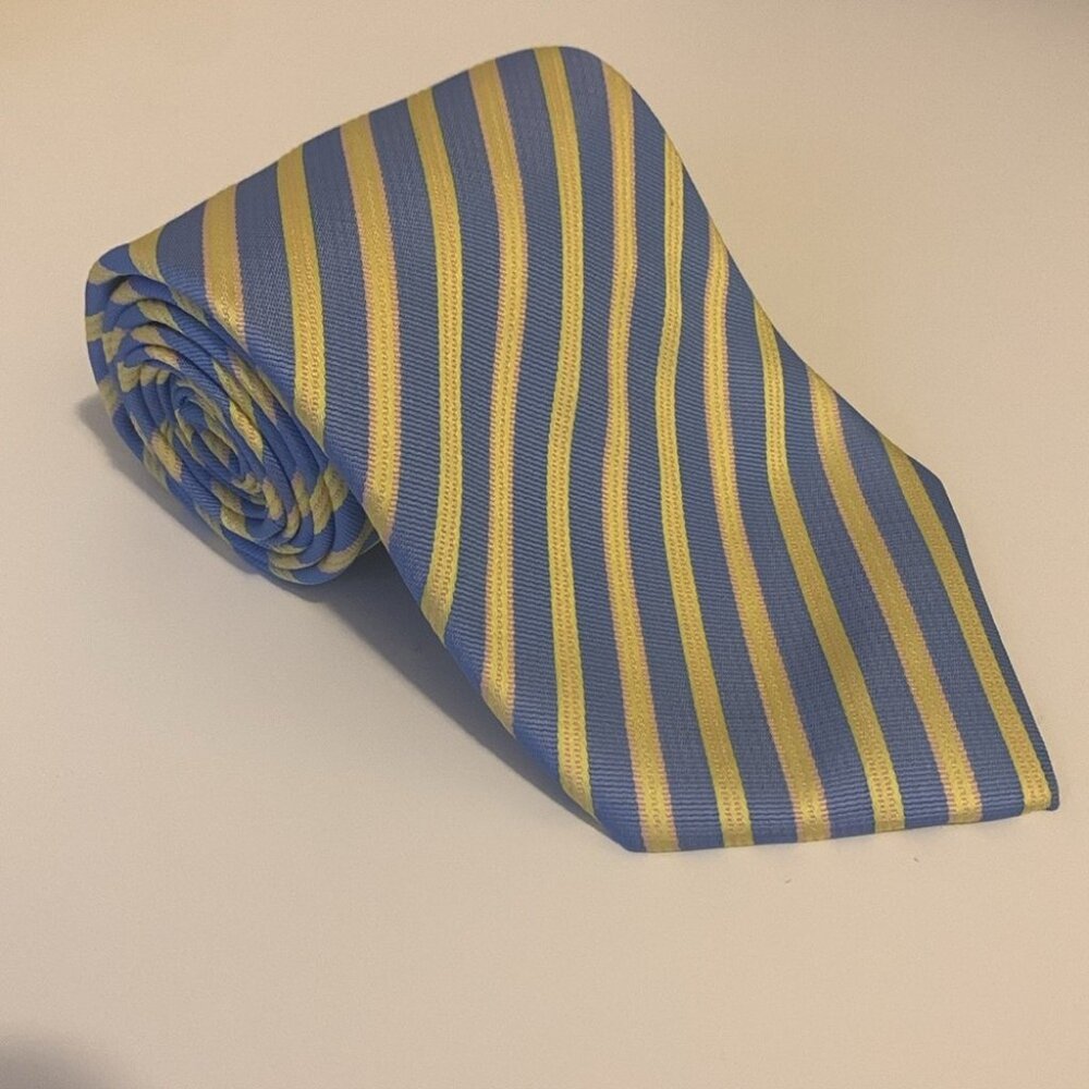 Burberry Hand Made Silk Tie - Picture 3 of 9